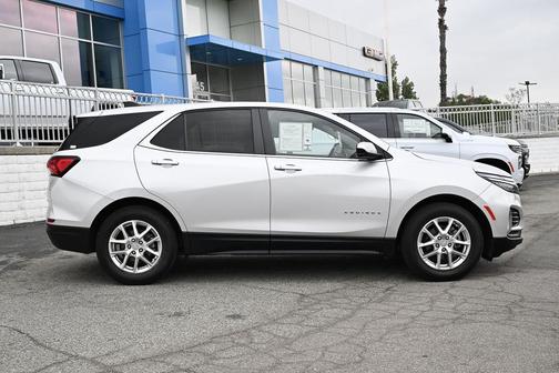 Silver Ice Metallic 2022 Chevrolet Equinox 2LT