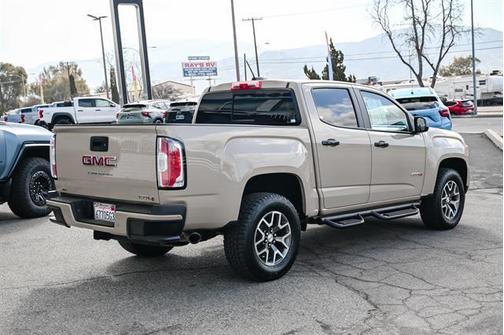 Desert Sand Metallic 2021 GMC Canyon AT4