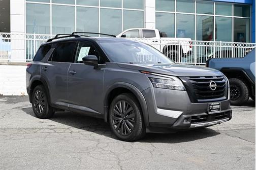 2022 Nissan Pathfinder SL