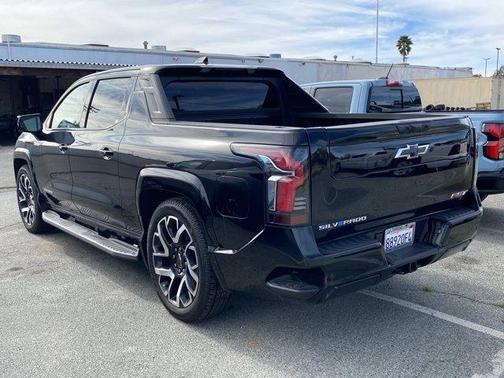 2024 Chevrolet Silverado EV RST