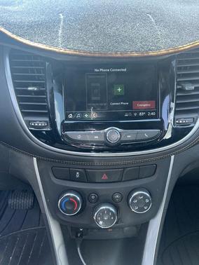 Summit White 2019 Chevrolet Trax LS