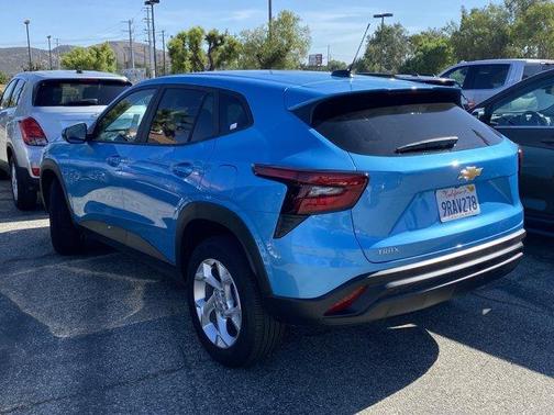 2025 Chevrolet Trax LS