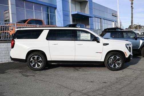 Summit White 2026 GMC Yukon XL AT4