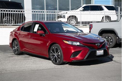 2018 Toyota Camry SE
