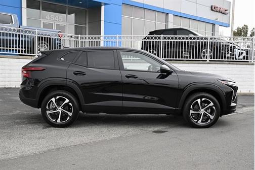 Mosaic Black Metallic 2026 Chevrolet Trax 1RS