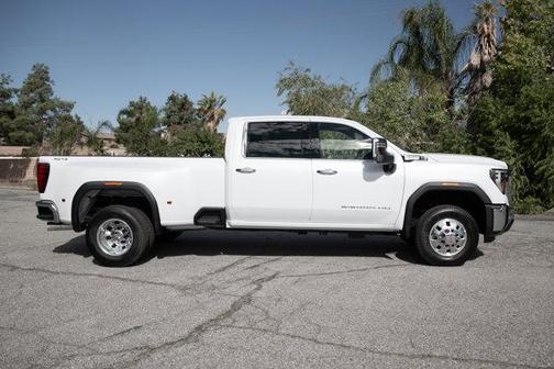 2026 GMC Sierra 3500 SLT
