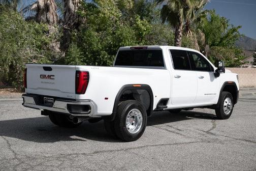 2026 GMC Sierra 3500 SLT