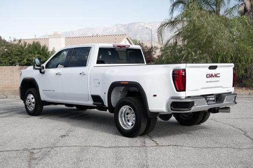 2026 GMC Sierra 3500 SLT