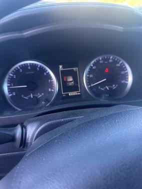 Midnight Black Metallic 2019 Toyota Highlander LE