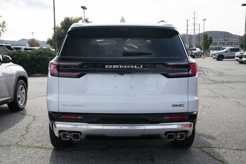 2026 GMC Acadia FWD Denali