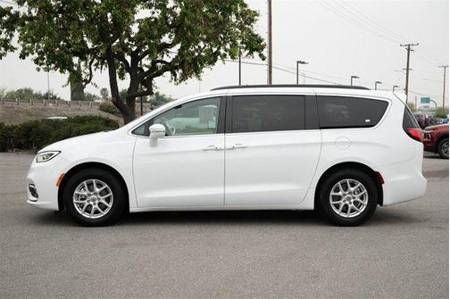 2022 Chrysler Pacifica Touring-L