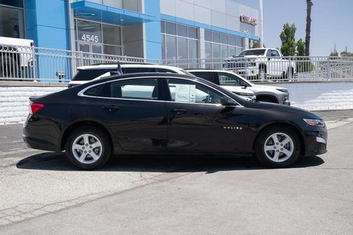 Mosaic Black Metallic 2023 Chevrolet Malibu LT