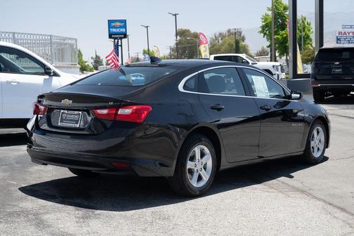 Mosaic Black Metallic 2023 Chevrolet Malibu LT