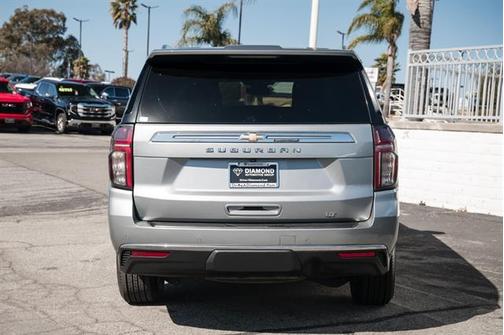 2024 Chevrolet Suburban LT