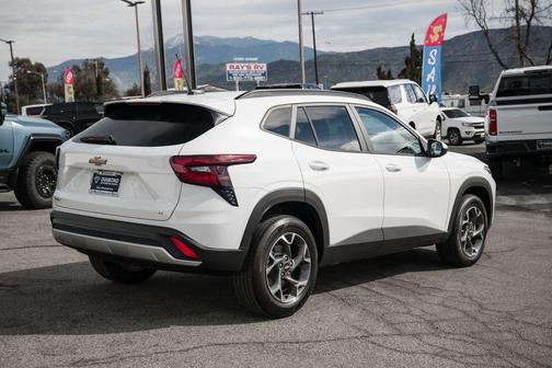 Summit White 2026 Chevrolet Trax LT
