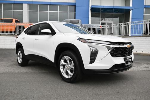 Summit White 2026 Chevrolet Trax LS