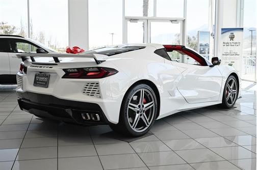 Arctic White 2026 Chevrolet Corvette Stingray w/3LT