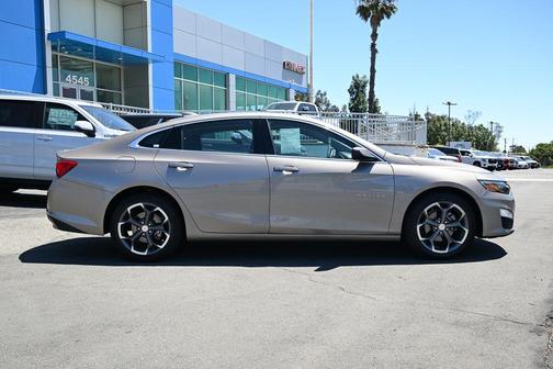 Mineral Gray Metallic 2023 Chevrolet Malibu LT