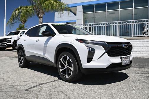 Summit White 2024 Chevrolet Trax 1RS