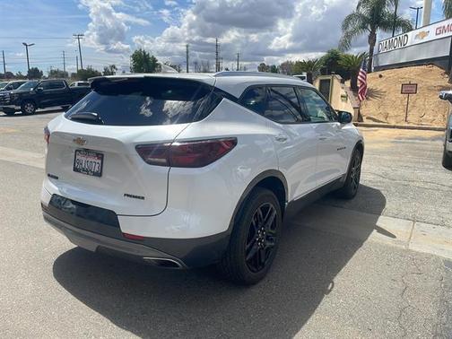 Iridescent Pearl Tricoat 2023 Chevrolet Blazer Premier