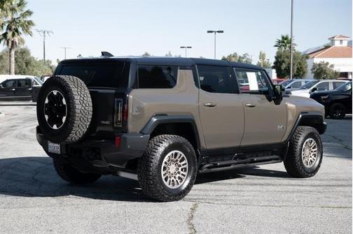 2024 GMC HUMMER EV SUV 2X