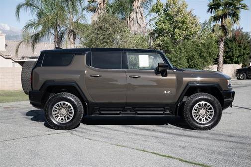 2024 GMC HUMMER EV SUV 2X