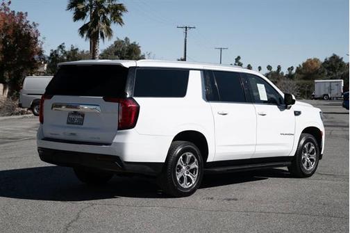 Summit White 2022 GMC Yukon XL SLE