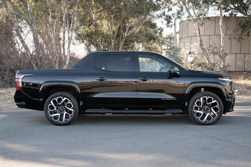 2024 Chevrolet Silverado EV RST