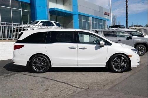 Crystal Black Pearl 2023 Honda Odyssey Elite