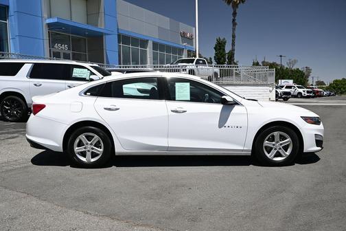 Summit White 2024 Chevrolet Malibu LT