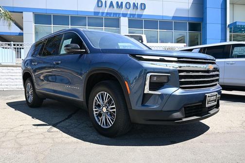 Lakeshore Blue Metallic 2025 Chevrolet Traverse LT