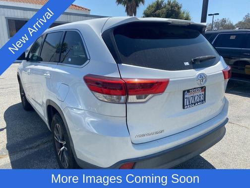 Blizzard Pearl 2017 Toyota Highlander LE