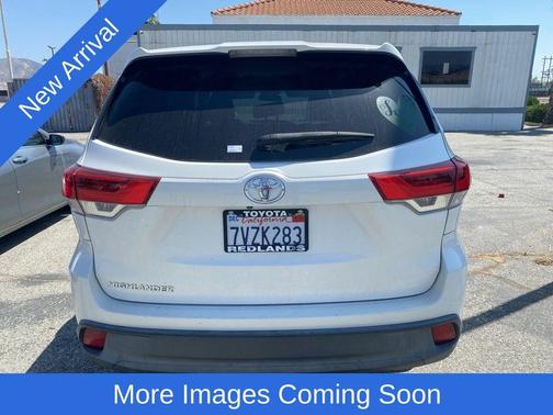Blizzard Pearl 2017 Toyota Highlander LE