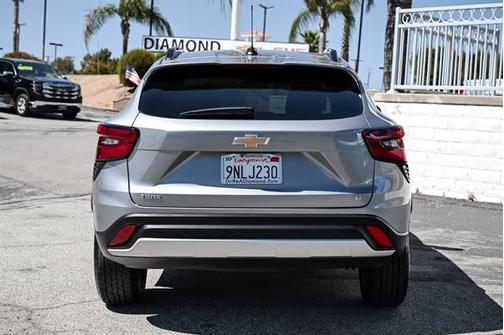 Sterling Gray Metallic 2025 Chevrolet Trax LT