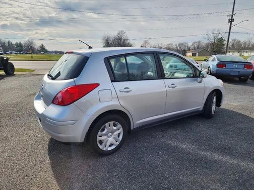 2010 Nissan Versa 1.8 S