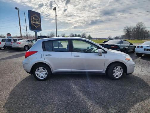 2010 Nissan Versa 1.8 S