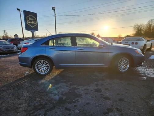 2011 Chrysler 200 Limited