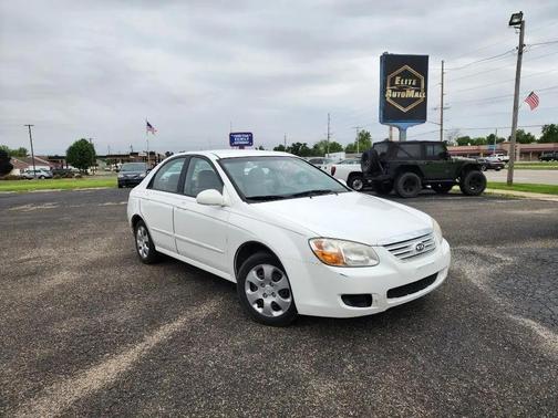 White 2007 Kia Spectra EX