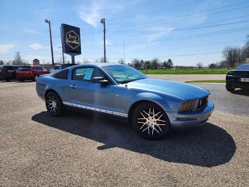 2007 Ford Mustang Deluxe