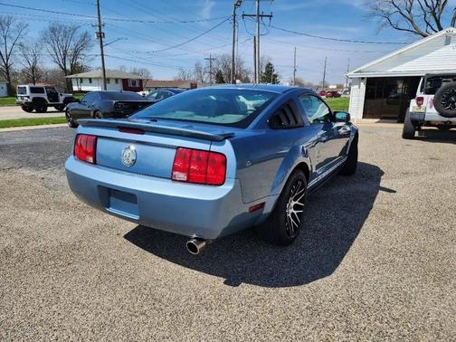 2007 Ford Mustang Deluxe