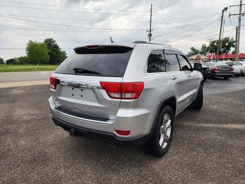 Bright Silver Metallic Clearcoat 2013 Jeep Grand Cherokee Overland