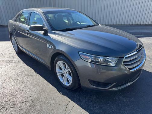 2016 Ford Taurus SE