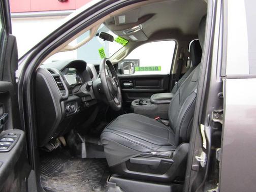 2019 RAM 3500 Tradesman 4x4 4dr Crew Cab 8 ft. LB DRW Pickup