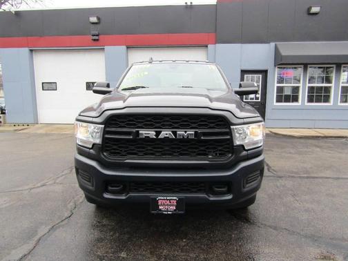 2019 RAM 3500 Tradesman 4x4 4dr Crew Cab 8 ft. LB DRW Pickup