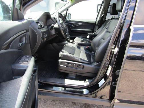 Black 2017 Honda Ridgeline RTL