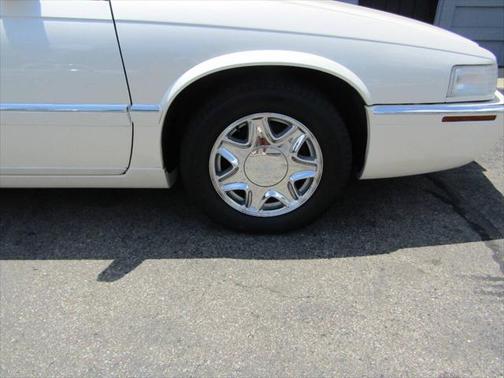 2001 Cadillac Eldorado ESC 2dr Coupe