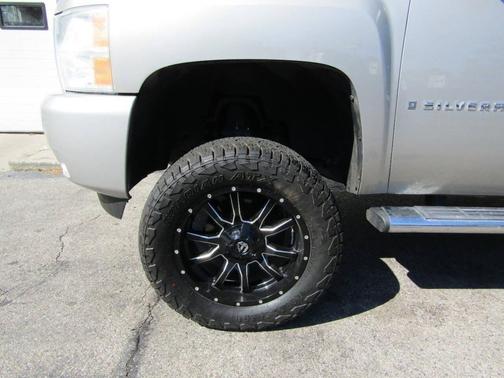 Gray 2008 Chevrolet Silverado 1500 LTZ Crew Cab