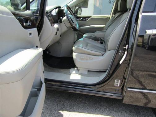 2015 Nissan Quest Platinum