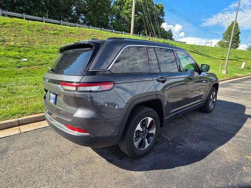 Gray 2024 Jeep Grand Cherokee 4xe Base