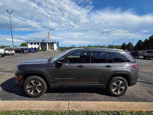 Gray 2024 Jeep Grand Cherokee 4xe Base